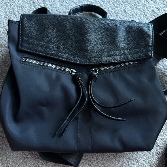 Botkier New York Black Nylon Trigger Medium Backpack w Adjustable Straps - Picture 8 of 15